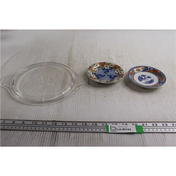 Pyrex Lid, (2) Asian Inspired Small Flat Dishes