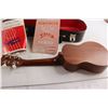 Image 5 : Ukulele with Manuals