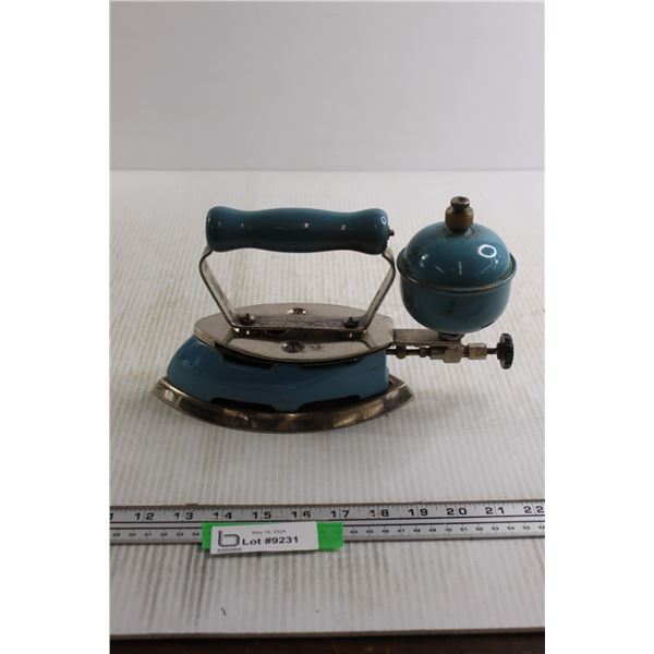 Vintage Coleman Gas Iron