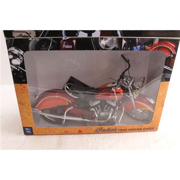 New Ray 1948 Indian Motorcycle Diecast - 1/6 - Bodnarus Auctioneering