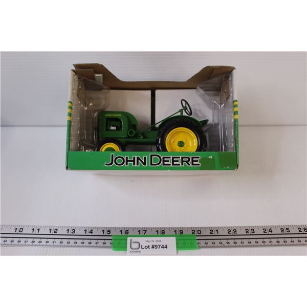 SpecCast John Deere Tractor Model "L" with Hercules Engine Die Cast Metal 1/16th Scale NIB