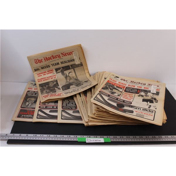 (30) Hockey News Newspapers January 1976 to December 1976 Issues Bonus 1977 Issue