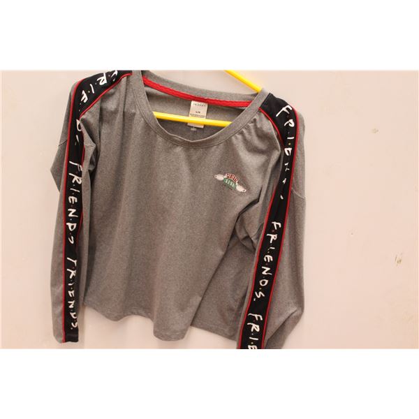 Friends TV Show - Central Perks Friends Long-sleeved T-Shirt Ladies Size L