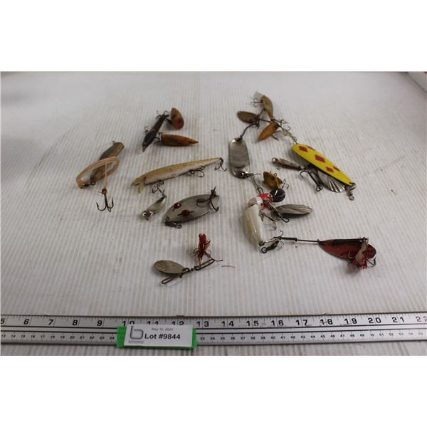 (19) Vintage Fish Hooks, Plugs & Antique Weights