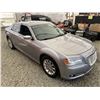 Image 10 : C6G --  2014 CHRYSLER 300C , Grey, 129737 KM