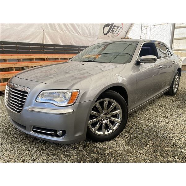 C6G --  2014 CHRYSLER 300C , Grey, 129737 KM