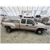 Image 13 : F4 --  2004 CHEVROLET SILVERADO 3500 CREW CAB 4X4 DUALLY, Silver, 205018 KM