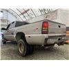 Image 14 : F4 --  2004 CHEVROLET SILVERADO 3500 CREW CAB 4X4 DUALLY, Silver, 205018 KM