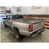 Image 16 : F4 --  2004 CHEVROLET SILVERADO 3500 CREW CAB 4X4 DUALLY, Silver, 205018 KM