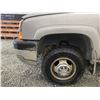 Image 21 : F4 --  2004 CHEVROLET SILVERADO 3500 CREW CAB 4X4 DUALLY, Silver, 205018 KM