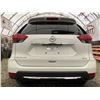 Image 17 : F6A --  2017 NISSAN ROGUE SV AWD, White, 210753