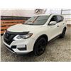 Image 3 : F6A --  2017 NISSAN ROGUE SV AWD, White, 210753