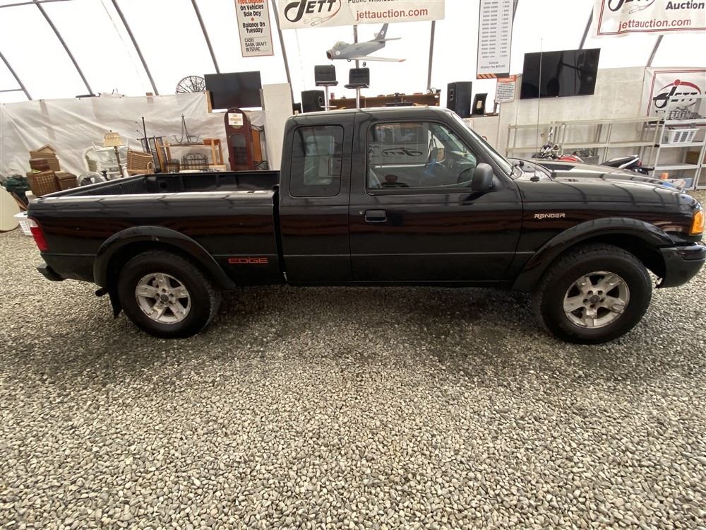 F2 -- 2002 FORD RANGER SUPER CAB, Black, 235023 KM