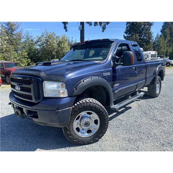 F6H -- 2005 FORD F350 SRW SUPER DUTY CREW CAB LONG BOX TURBO DIESEL 4X4, BLUE, 197,989 KMS