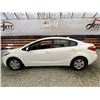 Image 23 : B6 --  2014 KIA FORTE LX , White, 123258 KM