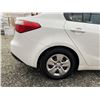 Image 31 : B6 --  2014 KIA FORTE LX , White, 123258 KM