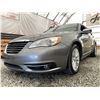 Image 2 : A12A --  2013 CHRYSLER 200 LIMITED, Silver, 208261 KM