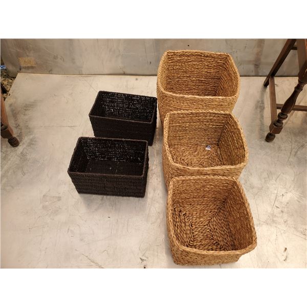 lot of 5 rattan storage boxes