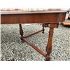Image 5 : vintage extendable 3 leaf dining room table with 6 chairs