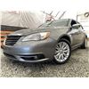 Image 1 : A12A --  2013 CHRYSLER 200 LIMITED, Silver, 208261 KM