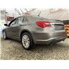 Image 20 : A12A --  2013 CHRYSLER 200 LIMITED, Silver, 208261 KM