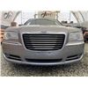 Image 5 : B6 --  2014 CHRYSLER 300C , Grey, 129737 KM