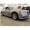 Image 8 : B6 --  2014 CHRYSLER 300C , Grey, 129737 KM