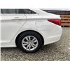 Image 25 : D2 --  2013 HYUNDAI SONATA GLS, White, 154197 KM