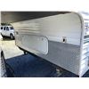 Image 10 : 0H --  2001 Wilderness 5th Wheel By Fleetwood RV, White,