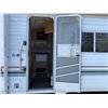 Image 22 : 0H --  2001 Wilderness 5th Wheel By Fleetwood RV, White,