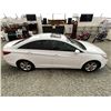 Image 12 : B5 --  2011 HYUNDAI SONATA SE, White, 228657