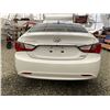 Image 18 : B5 --  2011 HYUNDAI SONATA SE, White, 228657