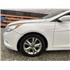 Image 27 : B5 --  2011 HYUNDAI SONATA SE, White, 228657
