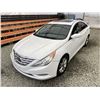 Image 4 : B5 --  2011 HYUNDAI SONATA SE, White, 228657