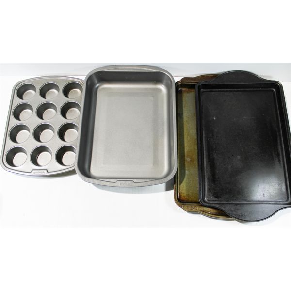 MUFFIN PAN, BAKING PAN & 2 BAKING SHEETS