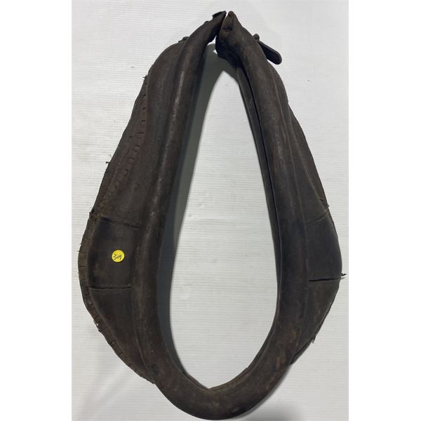 VINTAGE LEATHER HORSE HARNESS COLLAR