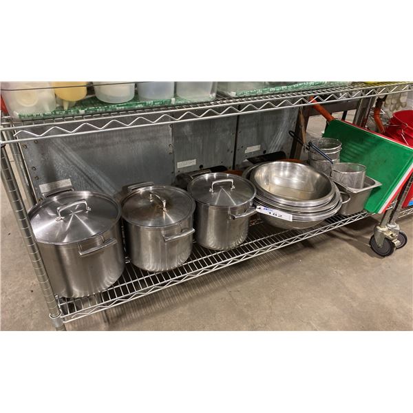 3 STAINLESS STEEL COMMERCIAL STOCK POTS WITH LIDS, ASSORTED STAINLESS STEEL MIXING BOWLS, DEEP FRY