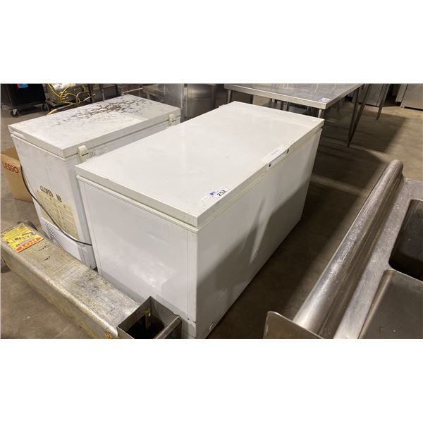 FRIGIDAIRE FFFC15M4TW WHITE ELECTRIC 53"W X 28"D X 33"H CHEST FREEZER