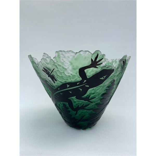 Green Lizard sculpted glass bowl by Santana Art Glass