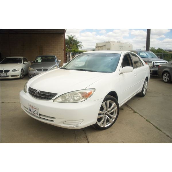 2002 Toyota Camry - CLEAN/ 174,410 Mi