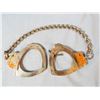 Image 4 : 2 pcs: Smith & Wesson leg chains with key & Smith & Wesson hand cuffs with key