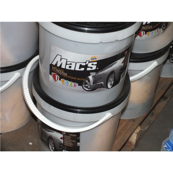 4 Pails Of Car Cleaning Kits