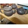 Image 2 : 4 Chinese Tea Pots