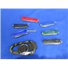 Image 1 : 6 Key Chain Knives and a Carabiner