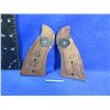 Image 2 : S&W K/L Frame Square Butt Wood Revolver Grips