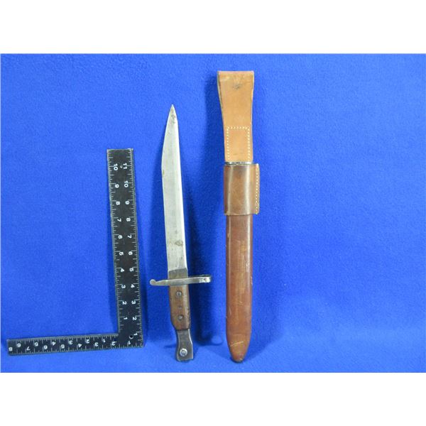 WWI Ross Rifle Co. Bayonet with Leather Scabbard