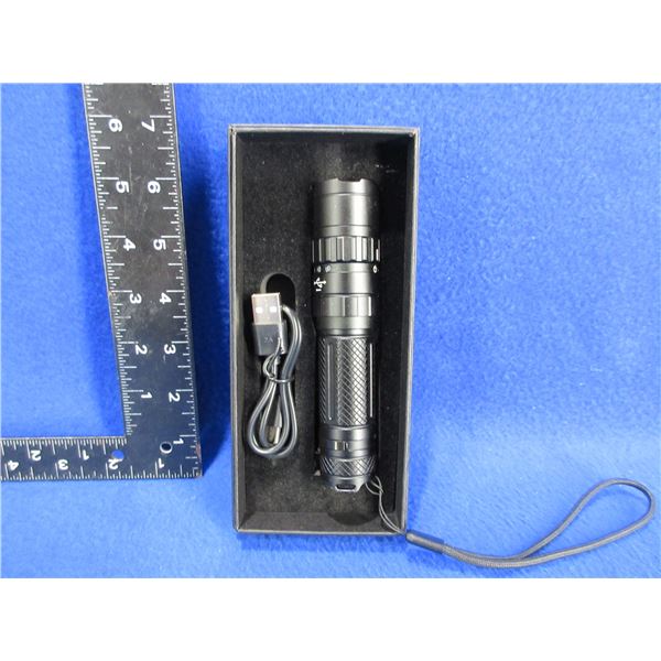 NEW - LED Flashlight with 4 Brightness and a Flash Setting