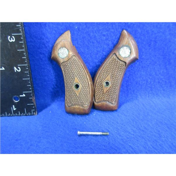 Smith & Wesson J Frame Round Butt Wood Grips