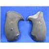 Image 1 : Pachmayr S&W J Frame Round Butt Rubber Grips