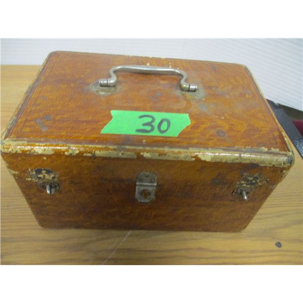 ESTATE/COLLECTIBLE:  OLD RECIPE BOX